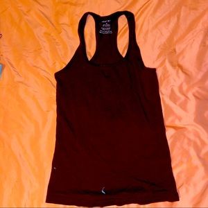 maroon tank top